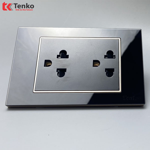 Ổ Cắm Điện Âm tường Mặt Kính Cường Lực Đen Viền Vàng TENKO TK-C18-B-044