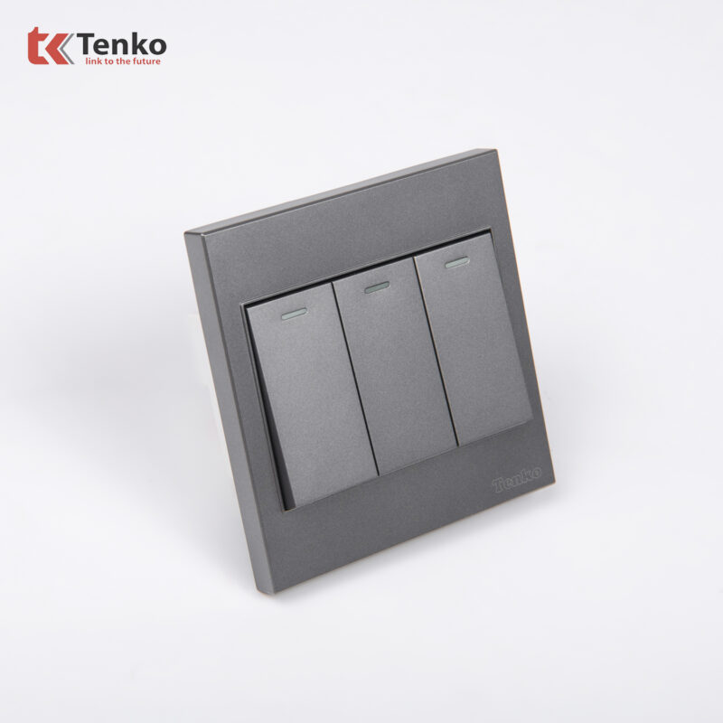 Công Tắc Vuông 3 Nút Mặt Nhựa ABS – Giải Pháp Điều Khiển Điện Hiện Đại, Bền Bỉ