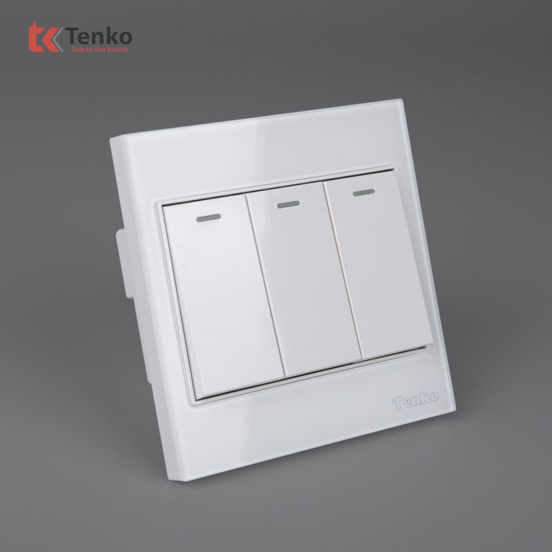 Công Tắc 3 Nút Mặt Kính Cường Lực Tenko TK-V18-03 – Giải Pháp Điều Khiển Điện Hiện Đại, Bền Bỉ