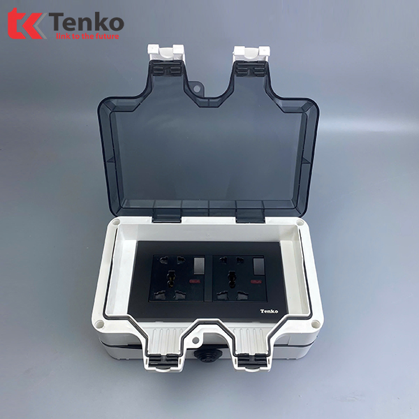 Ổ Cắm Chống Nước Tenko TK-IP66CN-134 04 Ổ Cắm Có Công Tắc, Sử Dụng An Toàn Ngoài Trời