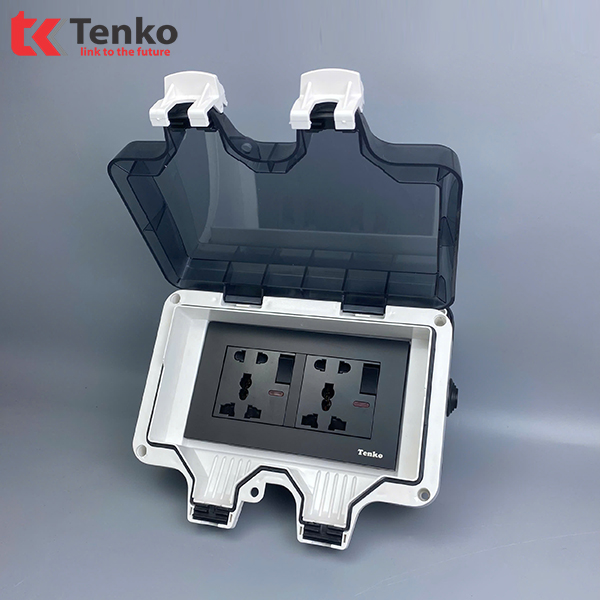 Ổ Cắm Chống Nước Tenko TK-IP66CN-134 04 Ổ Cắm Có Công Tắc, Sử Dụng An Toàn Ngoài Trời